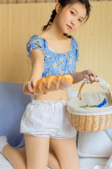 厨房扶着岳翘臀挺进电影中文字幕